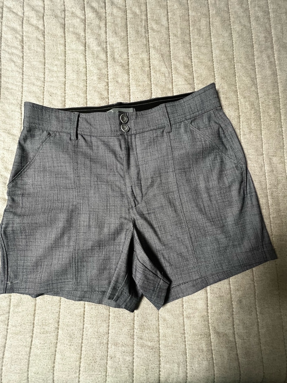 Wit & Wisdom Gray Plaid Dress Shorts